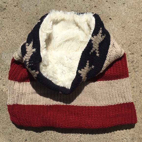 Infinity Scarf - Picture 2 of 3